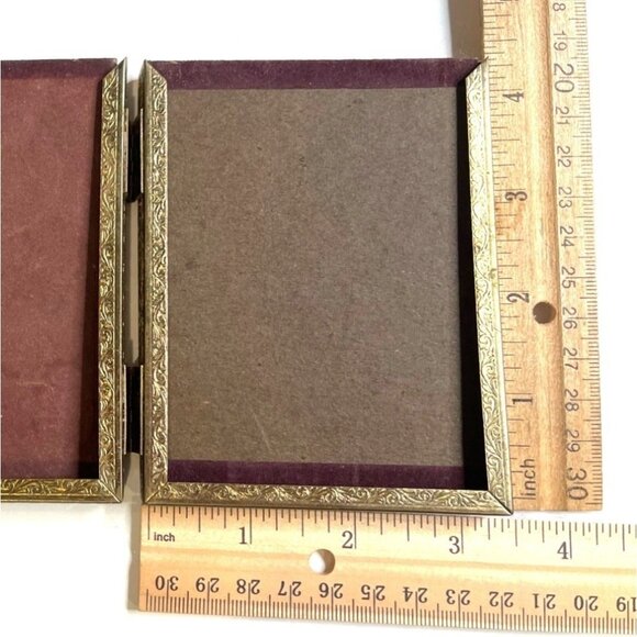 Vintage Folding Triple Hinged Brass Picture Frame W/ Velvet Backing No Glass 94e - Picture 3 of 6